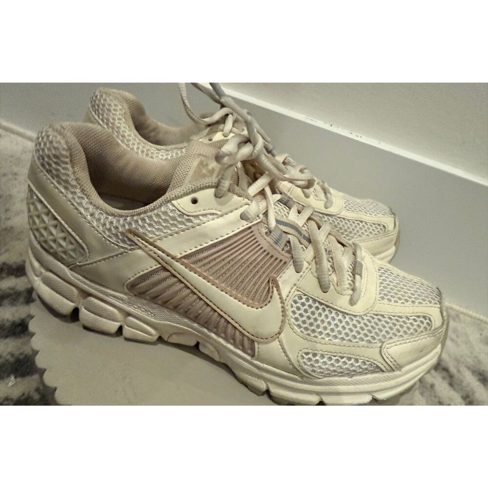 Nike Women's Air Zoom Vomero 5 Sail Light Orewood Sneaker Shoes Brown Size 7.5
